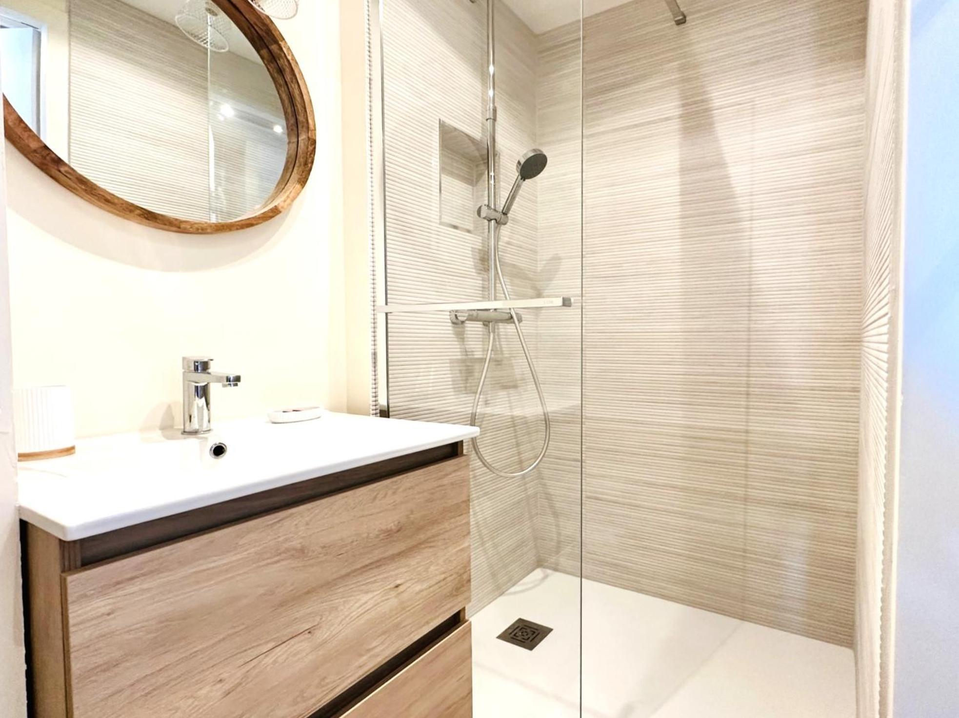 Appartement Renove Avec Gout Et Idealement Situe A Deux Pas Du Remblai لي سابلِ دولونْ المظهر الخارجي الصورة